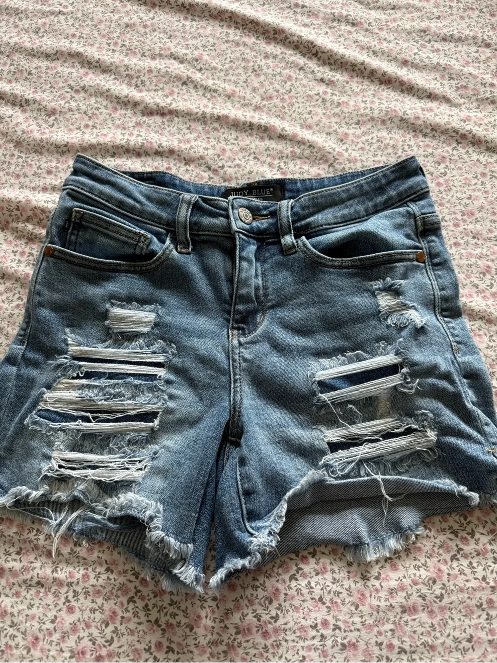 Judy Blue Women's Distressed Denim Jean Shorts size small